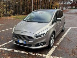 Grigio Usata 2015 Ford S-MAX Titanium Monovolume | 16.000 € (Buon prezzo)