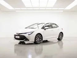 Bianco Usata 2023 Toyota Corolla Active Tre volumi | 21.610 € (Buon prezzo)