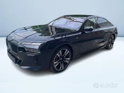 Nero Nuova 2025 BMW 750e M Sport Tre volumi | 128.960 €