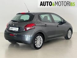 Grigio scuro Usata 2015 Peugeot 208 Active Due volumi | 4900 € (Cara)