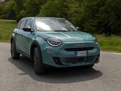 Bianco gelato Nuova 2025 Fiat 600 Icon SUV | 23.790 €