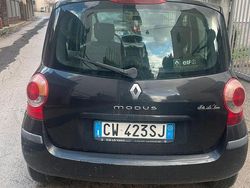Nero Usata 2005 Renault Modus Monovolume | 1000 €