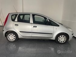 Grigio Usata 2007 Mitsubishi Colt Tre volumi | 1600 € (Buon prezzo)