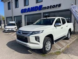 Bianco Usata 2022 Mitsubishi L200 Instyle Pick-up | 33.900 € (Cara)