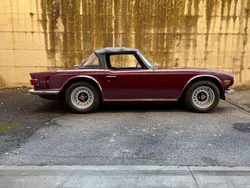 Carmin red Usata 1973 Triumph TR6 Cabrio | 34.000 €