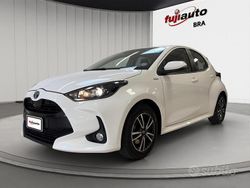 Wuper white Usata 2021 Toyota Yaris Hybrid Active Due volumi | 15.900 € (Super prezzo)