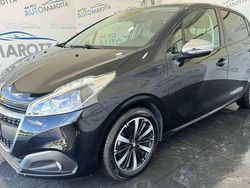 Nero Usata 2019 Peugeot 208 Signature Sky Due volumi | 12.900 € (Buon prezzo)