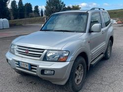 Grigio Usata 2002 Mitsubishi Pajero SUV | 6500 € (Buon prezzo)