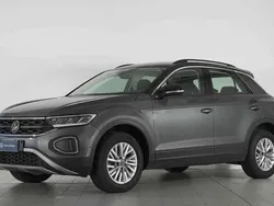 Grigio Usata 2024 VW T-Roc Life SUV | 29.800 € (Buon prezzo)