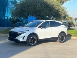 Bianco Nuova 2025 Nissan Qashqai N-Connecta SUV | 29.900 € (Cara)