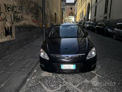 Nero Usata 2010 Hyundai i30 Tre volumi | 3000 €