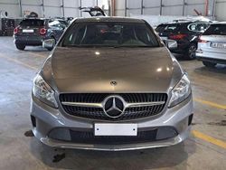 Grigio Usata 2018 Mercedes A180 Tre volumi | 16.900 € (Ottimo prezzo)