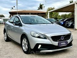 Argento Usata 2015 Volvo V40 CC Momentum Station wagon | 7900 € (Buon prezzo)