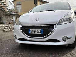 Usata 2012 Peugeot 208 Business-Line Due volumi | 5750 € (Ottimo prezzo)