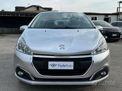 Grigio Usata 2018 Peugeot 208 Allure Due volumi | 6999 € (Buon prezzo)
