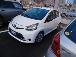 Bianco Usata 2012 Toyota Aygo Due volumi | 4400 € (Buon prezzo)