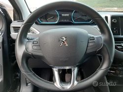 Grigio Usata 2018 Peugeot 2008 SUV | 13.000 € (Buon prezzo)