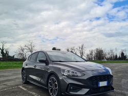 Grigio Usata 2018 Ford Focus ST-Line Tre volumi | 16.000 € (Molto cara)