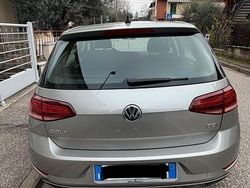 Grigio Usata 2017 VW Golf Comfortline Tre volumi | 13.500 € (Ottimo prezzo)
