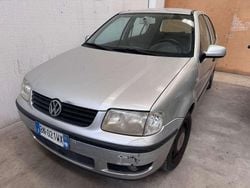 Usata 2000 VW Polo Comfortline Tre volumi | 500 € (Buon prezzo)