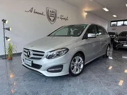 Grigio met Usata 2018 Mercedes B180 Monovolume | 13.900 € (Buon prezzo)