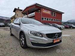 Grigio Usata 2016 Volvo V60 Kinetic Station wagon | 9500 € (Buon prezzo)
