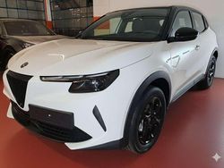 Bianco con tetto nero Nuova 2025 Alfa Romeo Junior SUV | 24.500 € (Super prezzo)