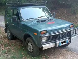 Verde Usata 2006 Lada niva SUV | 7000 €