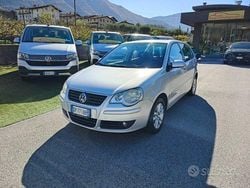 Argento Usata 2008 VW Polo Comfortline Tre volumi | 2900 € (Buon prezzo)
