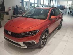 Arancio sicilia Usata 2024 Fiat Tipo Cross Tre volumi | 19.900 € (Buon prezzo)