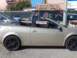 Oro Usata 2005 Renault Mégane Cabriolet Authentique Cabrio | 3999 € (Cara)