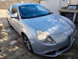 Grigio Usata 2013 Alfa Romeo Giulietta Tre volumi | 6000 € (Cara)