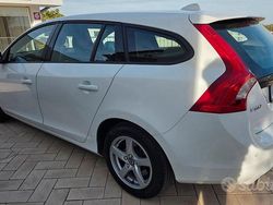 Bianco Usata 2017 Volvo V60 Station wagon | 10.400 € (Ottimo prezzo)