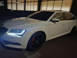Bianco Usata 2016 Skoda Superb LAURIN & KLEMENT Station wagon | 14.250 €