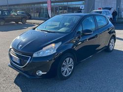 Nero Usata 2013 Peugeot 208 Allure Due volumi | 6800 € (Buon prezzo)