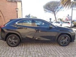 Nero Usata 2022 Lexus UX 250h Business Edition SUV | 25.500 € (Cara)