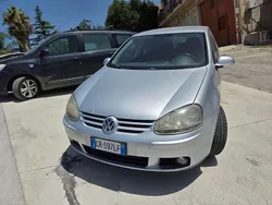 Argento Usata 2004 VW Golf IV Tre volumi | 2500 € (Buon prezzo)