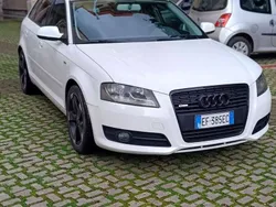 Usata 2011 Audi A3 Ambiente Tre volumi | 7450 € (Cara)