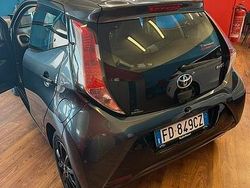 Grigio Usata 2016 Toyota Aygo Due volumi | 10.000 € (Cara)