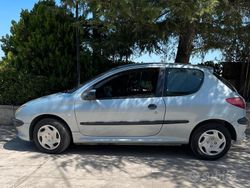 Usata 2003 Peugeot 206 Due volumi | 2000 € (Molto cara)