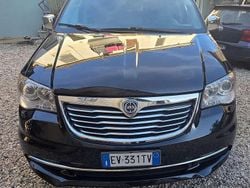 Usata 2014 Lancia Voyager Platinum Monovolume | 11.999 € (Buon prezzo)