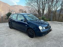 Blu Usata 2004 VW Polo Tre volumi | 1200 € (Buon prezzo)