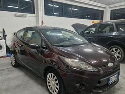 Usata 2009 Ford Fiesta Titanium Tre volumi | 3500 € (Buon prezzo)