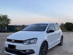 Usata 2015 VW Polo Tre volumi | 7600 € (Buon prezzo)