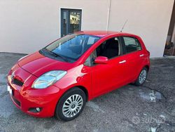 Rosso Usata 2011 Toyota Yaris Sol Due volumi | 5300 € (Buon prezzo)