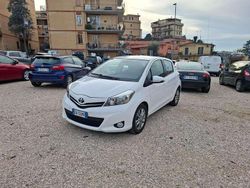 Bianco Usata 2014 Toyota Yaris Lounge Tre volumi | 8900 € (Buon prezzo)