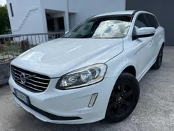 Usata 2013 Volvo XC60 R-Design Momentum SUV | 8900 € (Buon prezzo)