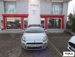 Grigio chiaro Usata 2015 Fiat Punto Lounge Tre volumi | 5900 € (Cara)