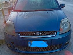 Blu Usata 2006 Ford Fiesta Titanium Tre volumi | 1500 € (Buon prezzo)
