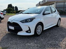 Bianco(met.) Usata 2022 Toyota Yaris Active Tre volumi | 14.700 € (Cara)